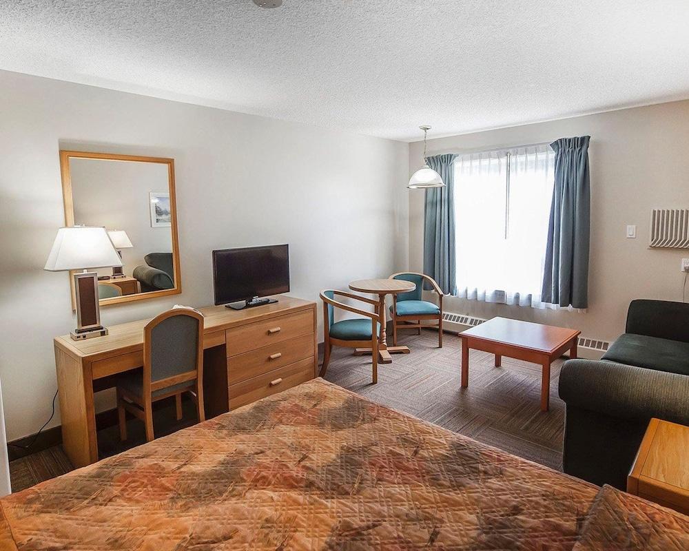Coast Hinton Hotel Экстерьер фото