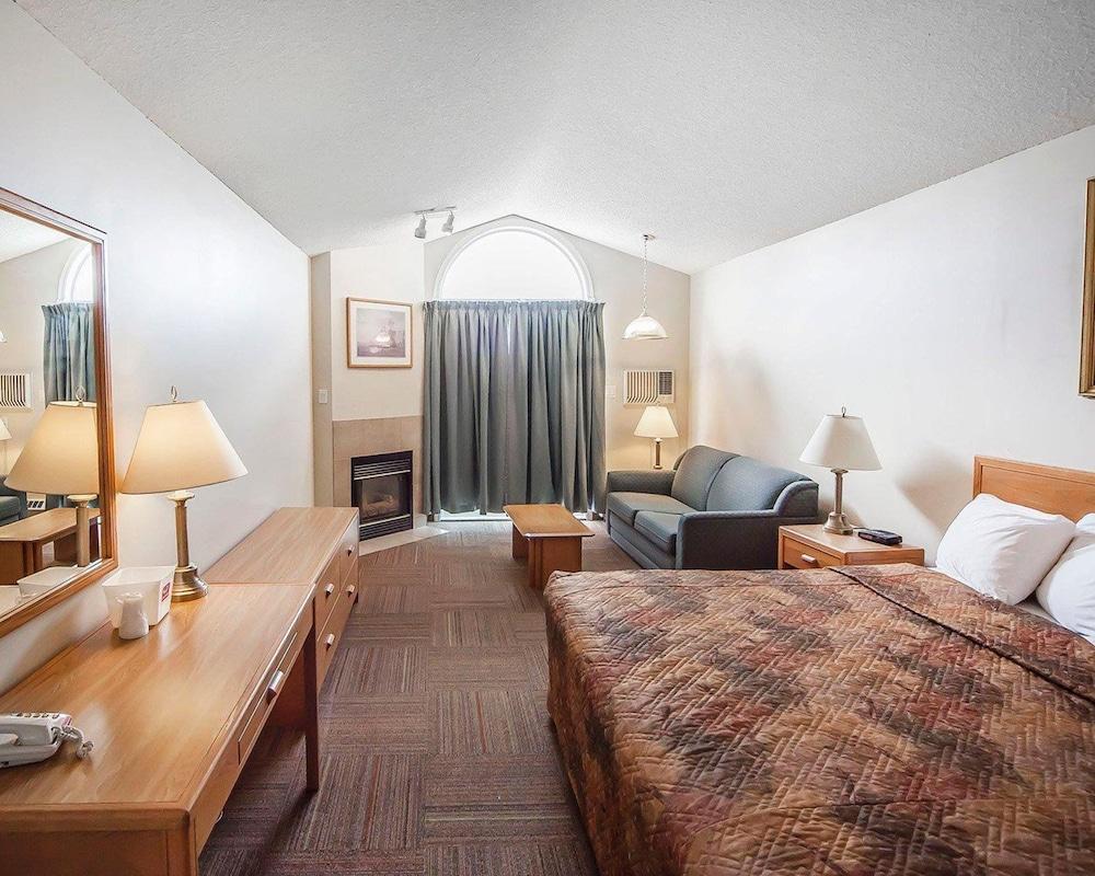 Coast Hinton Hotel Экстерьер фото