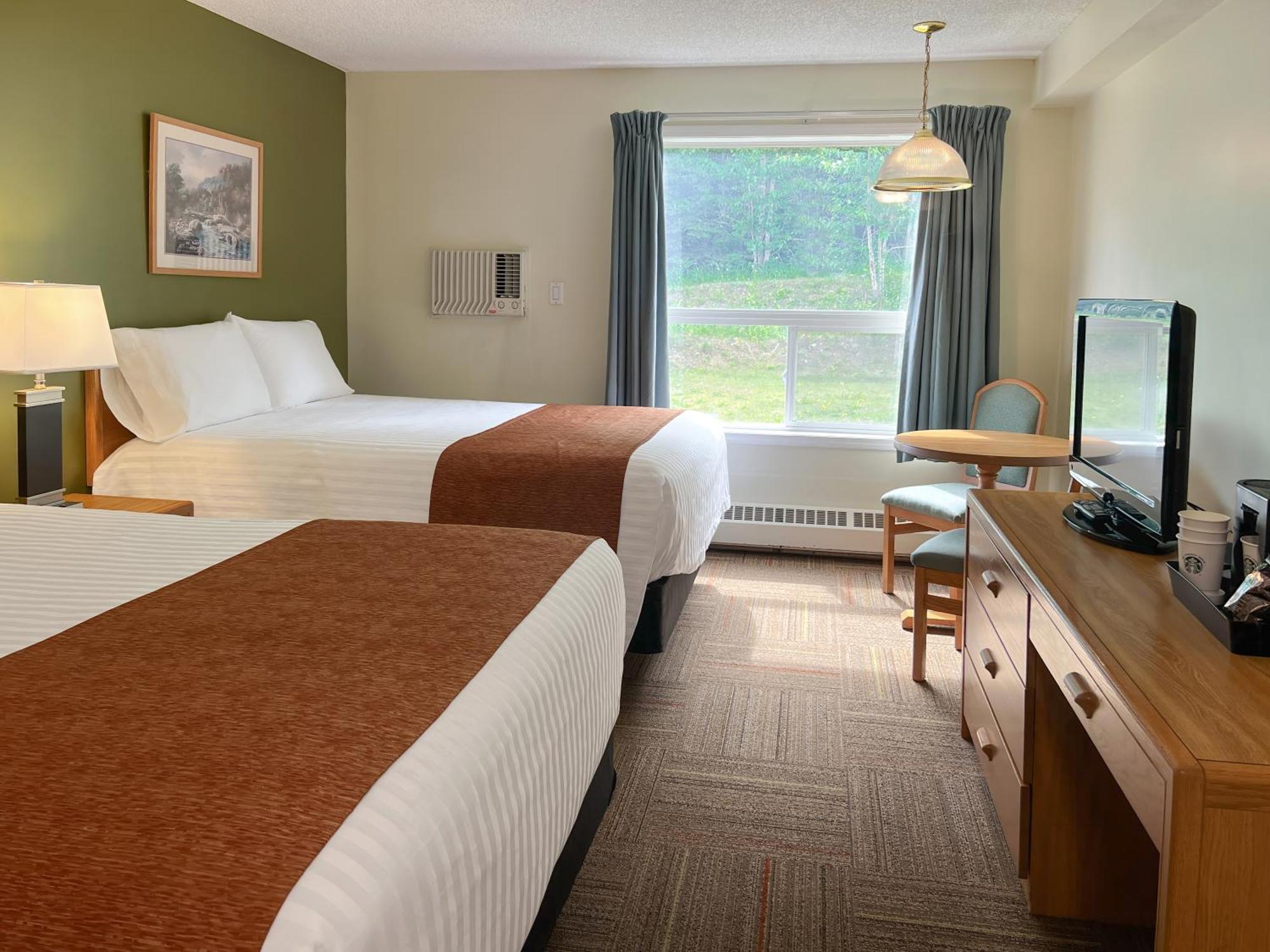 Coast Hinton Hotel Экстерьер фото
