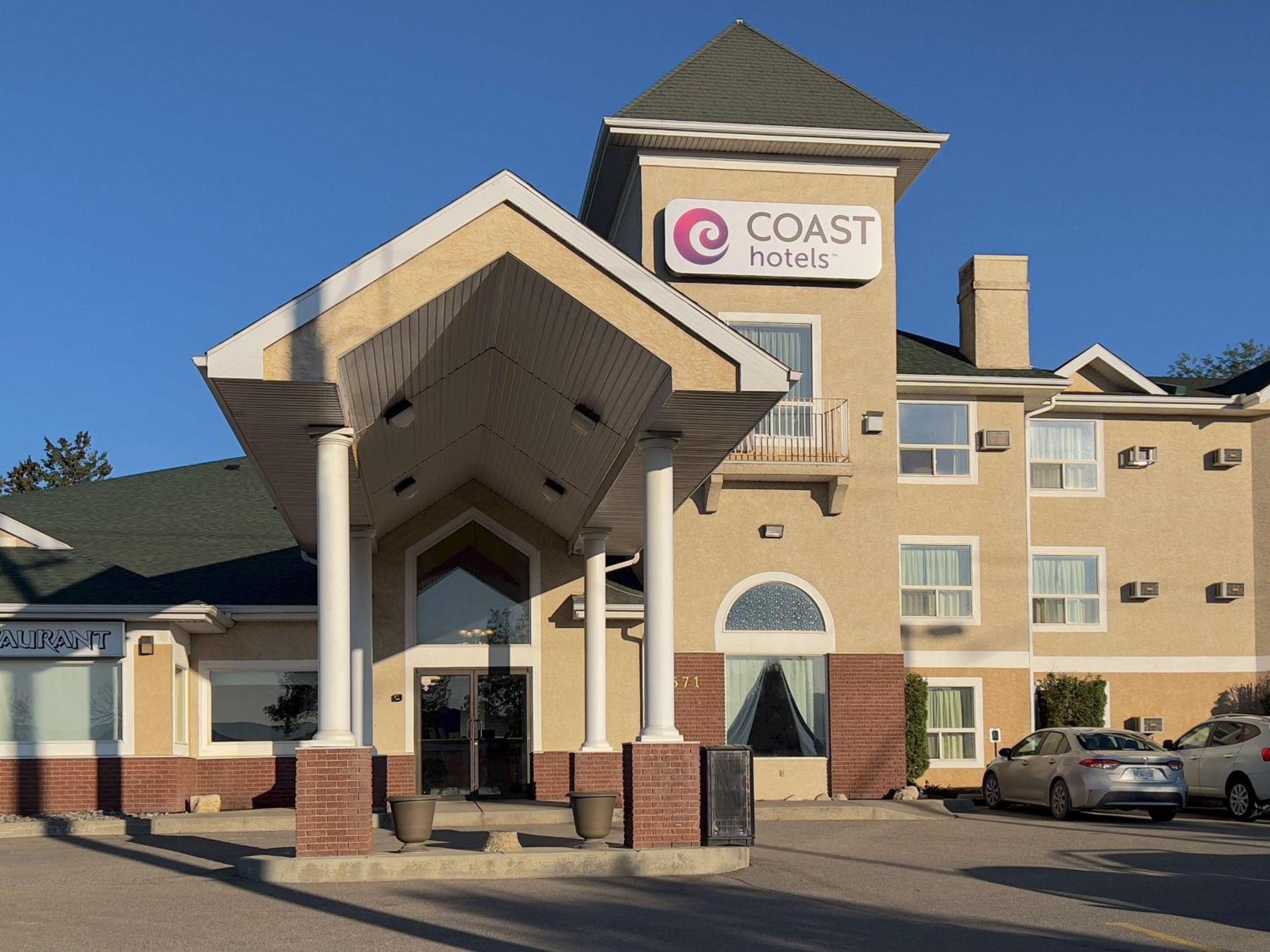Coast Hinton Hotel Экстерьер фото